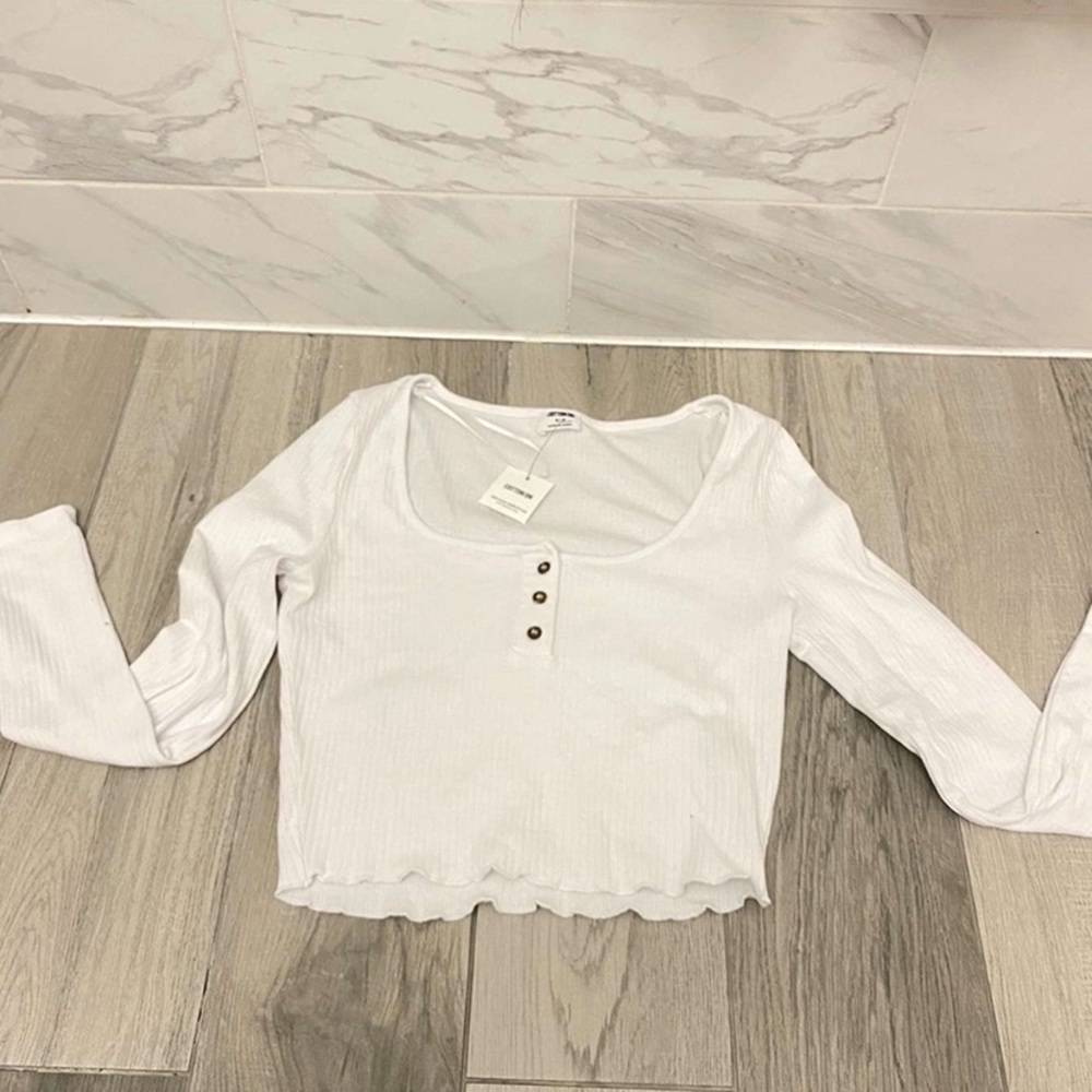 Long sleeve crop top